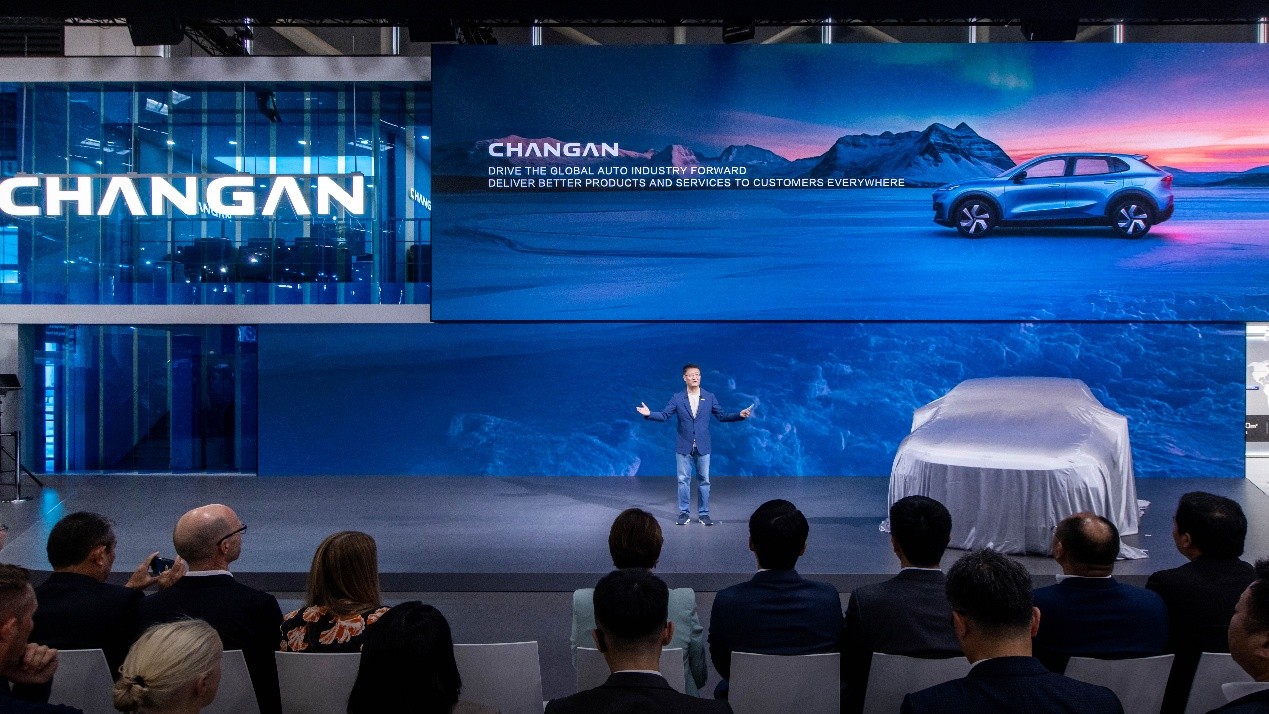 2025慕尼黑车展：尊龙官方网站汽车新能源、智能化技术备受关注 “海纳百川”全面加速，新尊龙官方网站闪耀慕尼黑国际车展