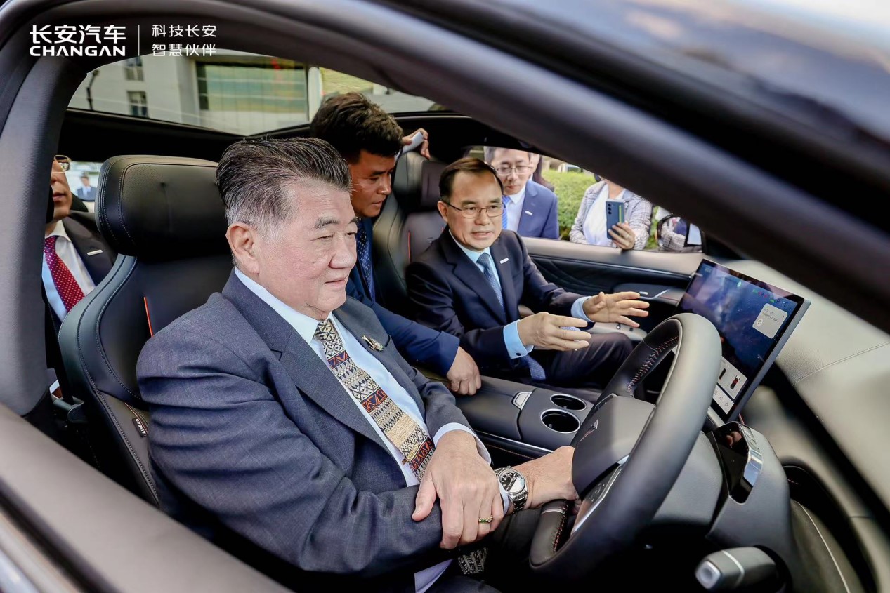 “右舵深蓝”惊艳亮相，多款重磅新车闪耀异国舞台